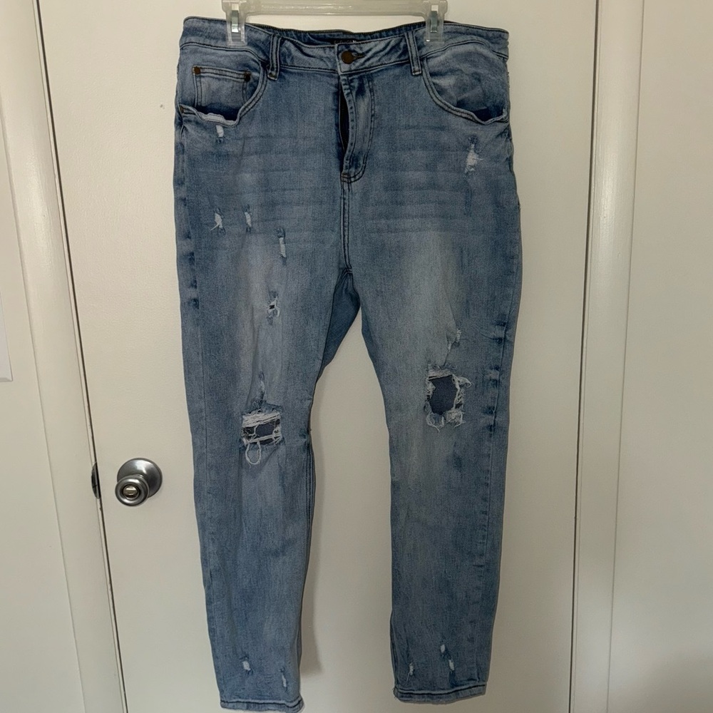 Fashion Nova Lightwash Distressed Jeans - size 16